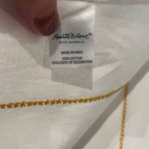 Heart & Hand with magnolia sour cream table cloth